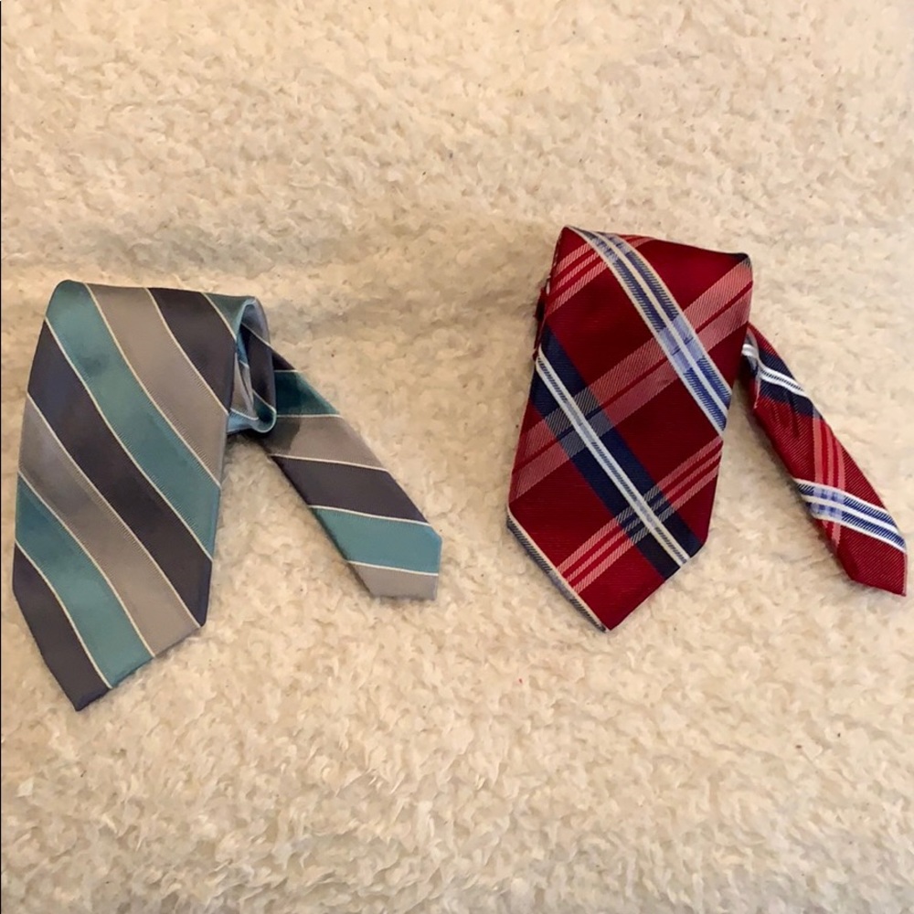 Lot of two ties-Van Heusen and Club Room
